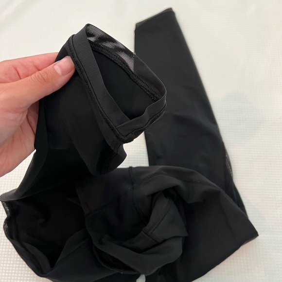 Lululemon Legging Mesh Detail - Picture 9 of 14